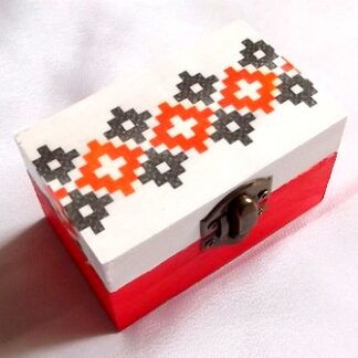 cutie lemn cu motiv traditional