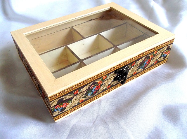 cutie cu motiv traditional