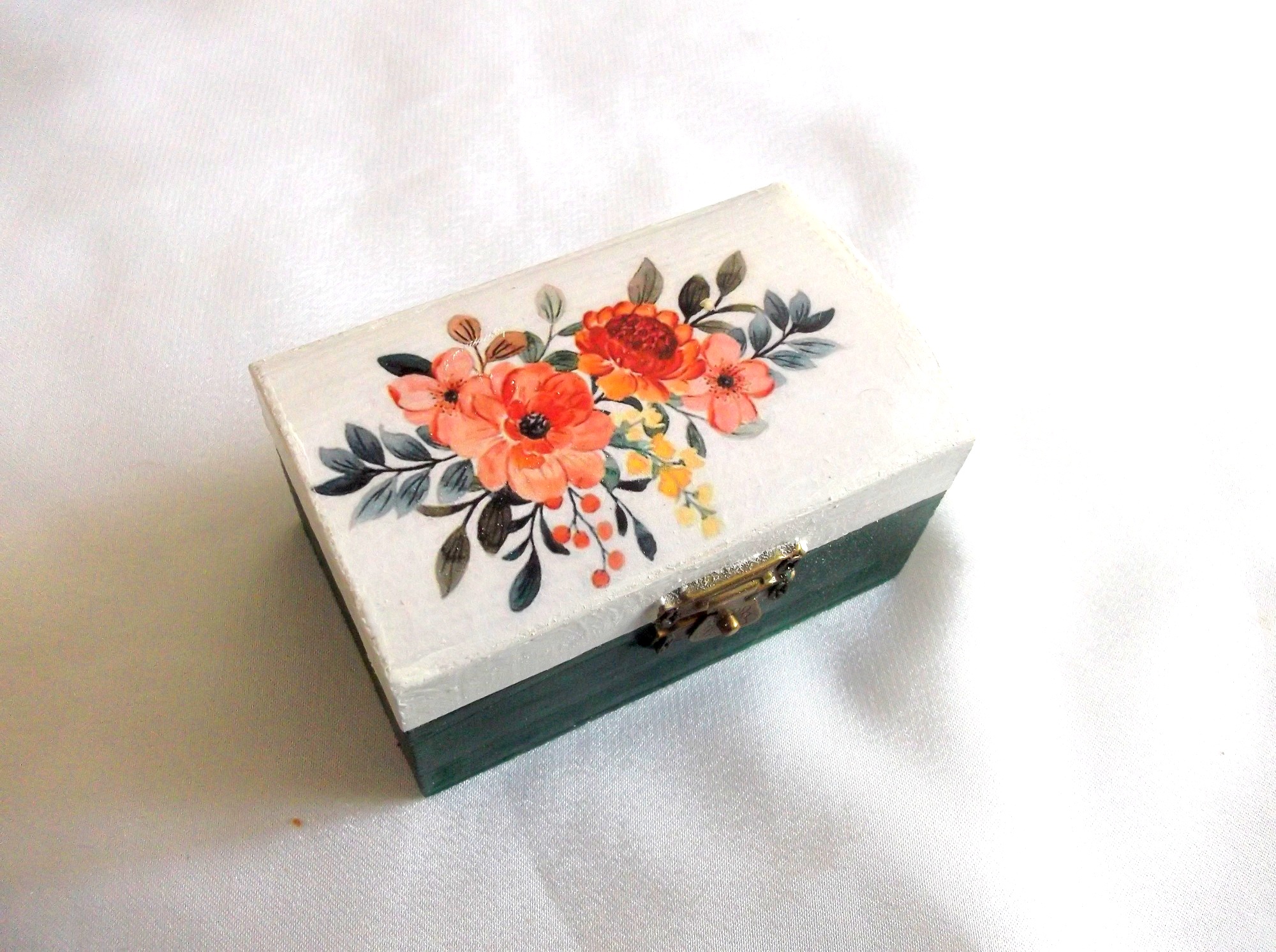 cutie lemn decorata cu flori portocali 43624