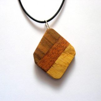 pandantiv lemn artar, ,purple wood.nuc si mahon 52639